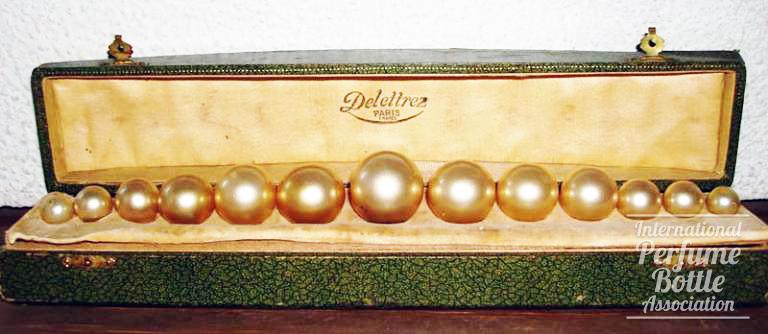 "Le Collier Miraculeux" (String of Pearls) by Delettrez and De Marcy