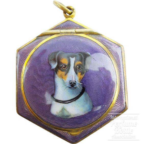 Hexagonal Compact With Dog