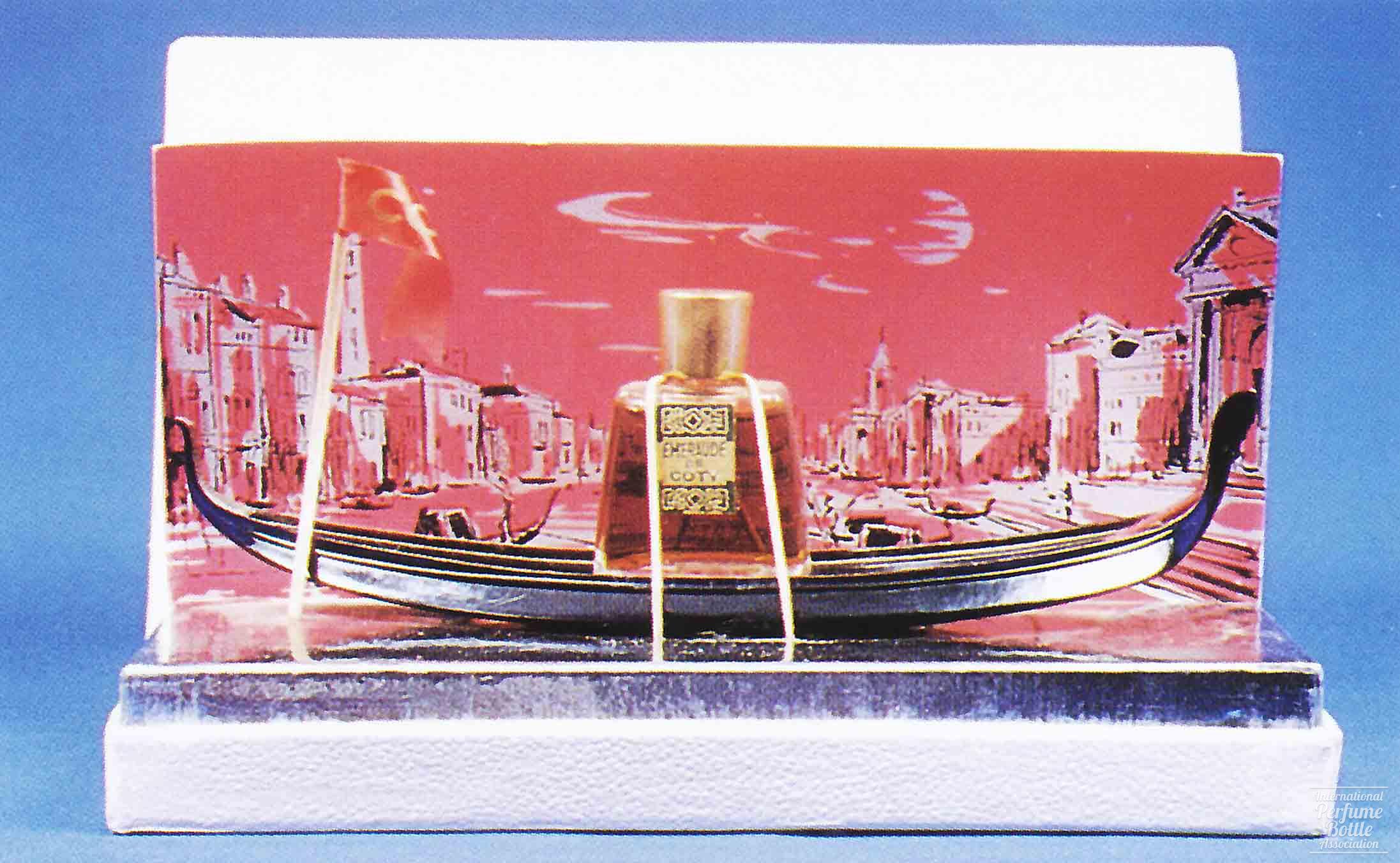 "Emeraude" by Coty Gondola Presentation