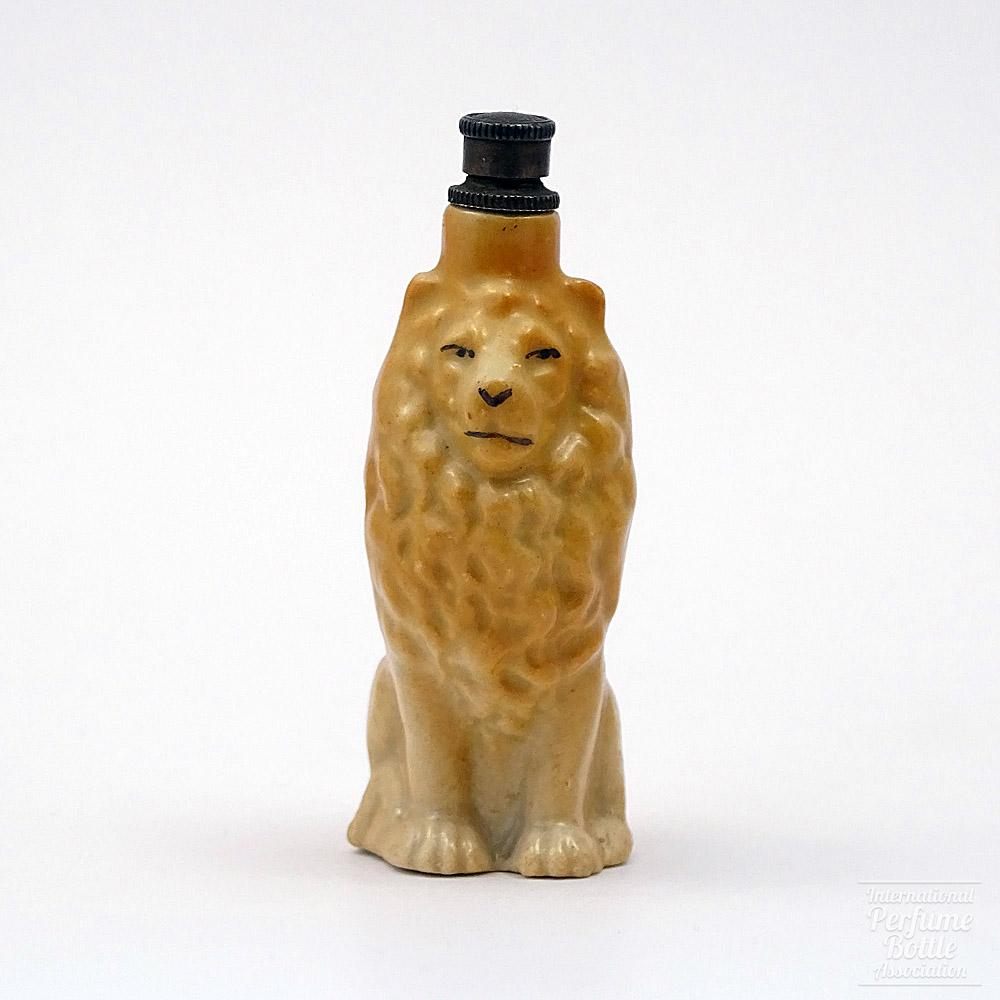 Sitting Lion Crown Top by Schafer & Vater