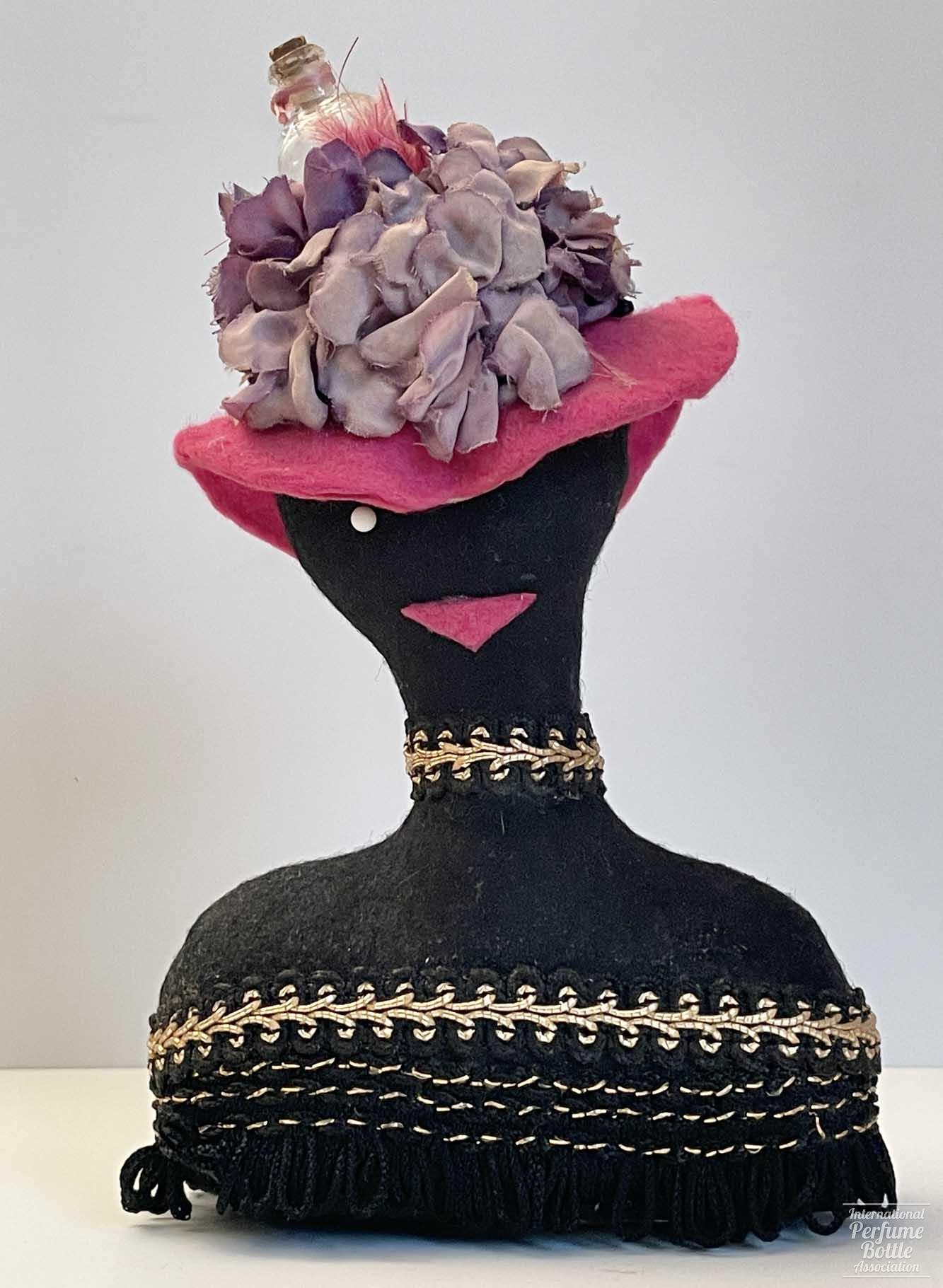 Mini Perfume With Pincushion Presentation by Elizabeth Arden